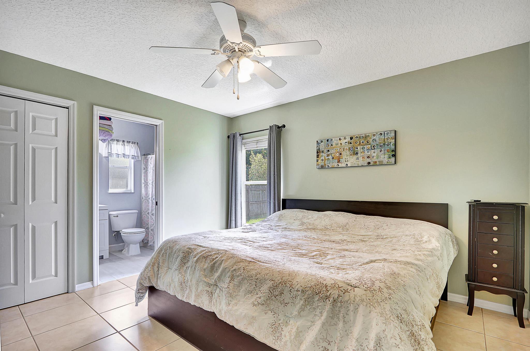 2326 SW Woodridge Street