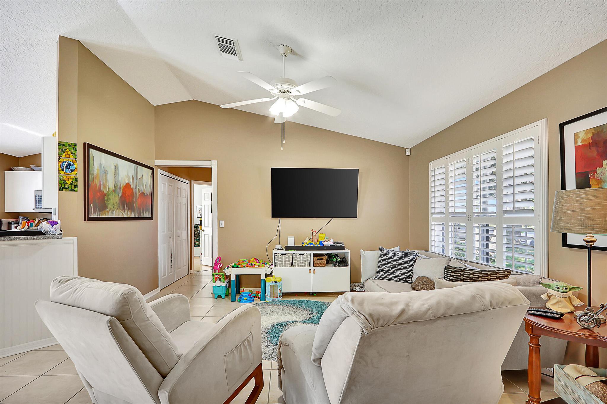 2326 SW Woodridge Street
