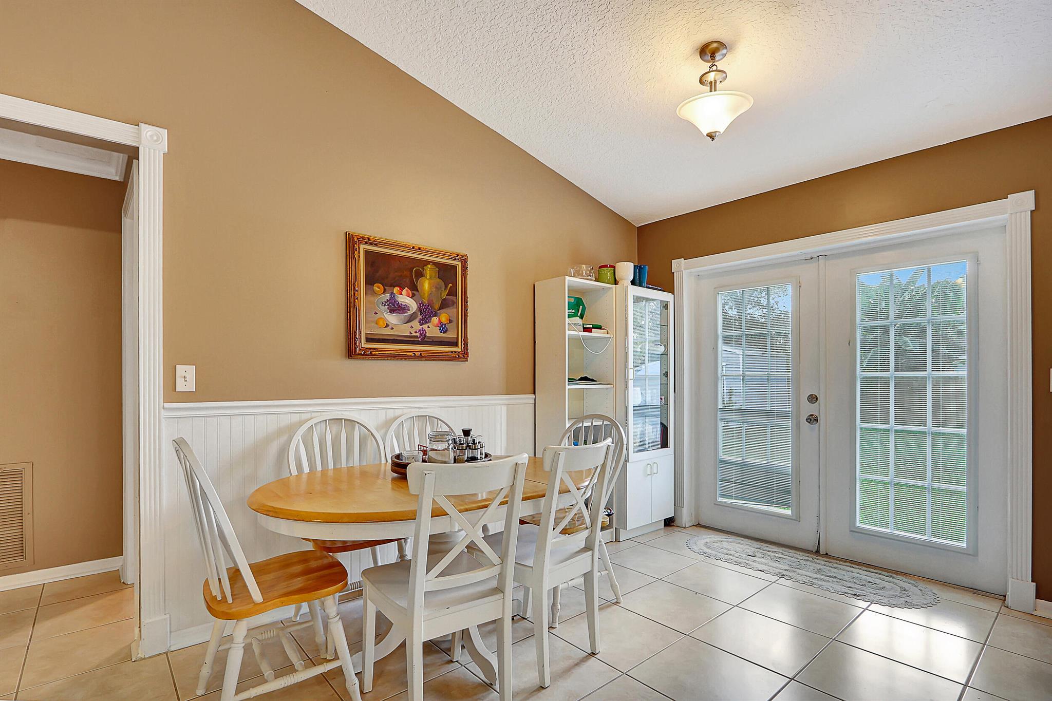 2326 SW Woodridge Street
