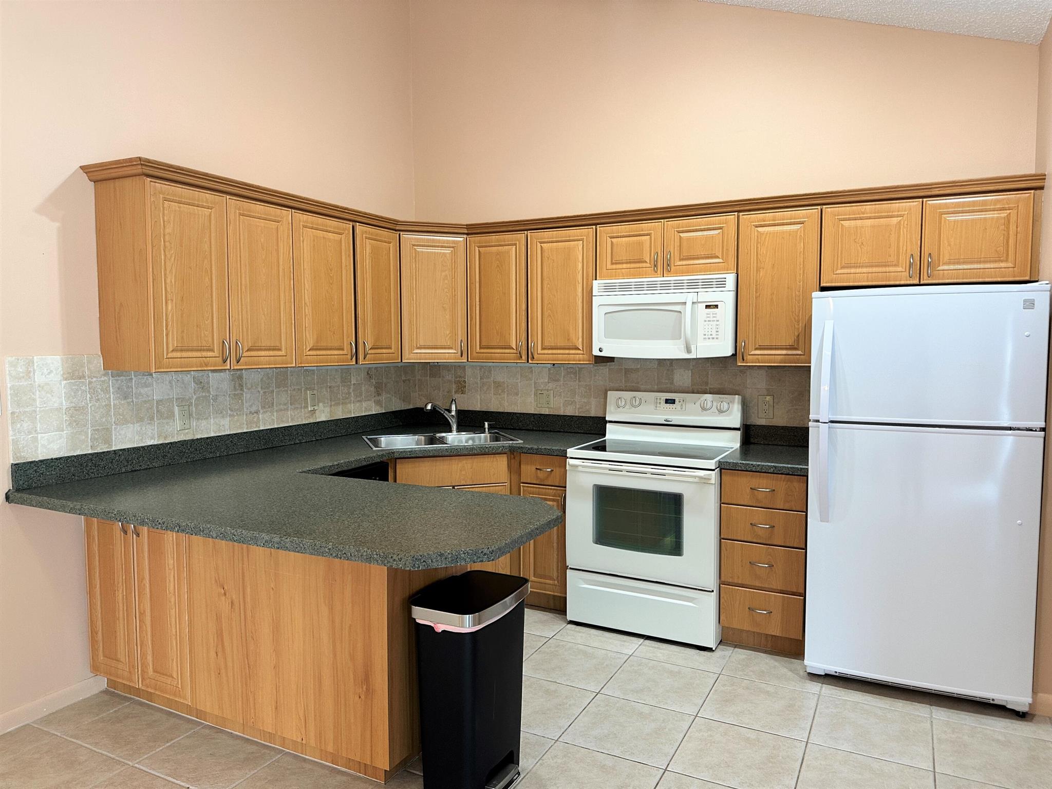 5592 Golden Eagle Circle