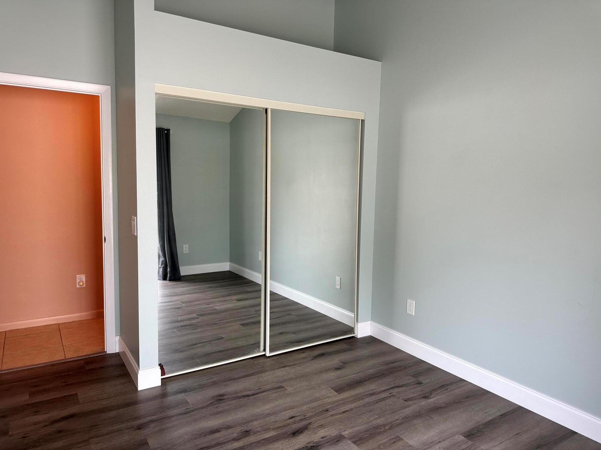 5592 Golden Eagle Circle