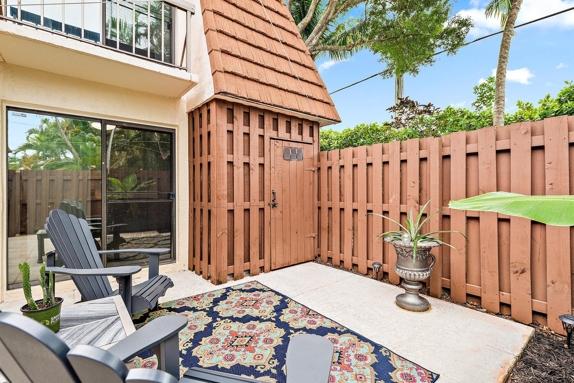 825 Center Street 1b