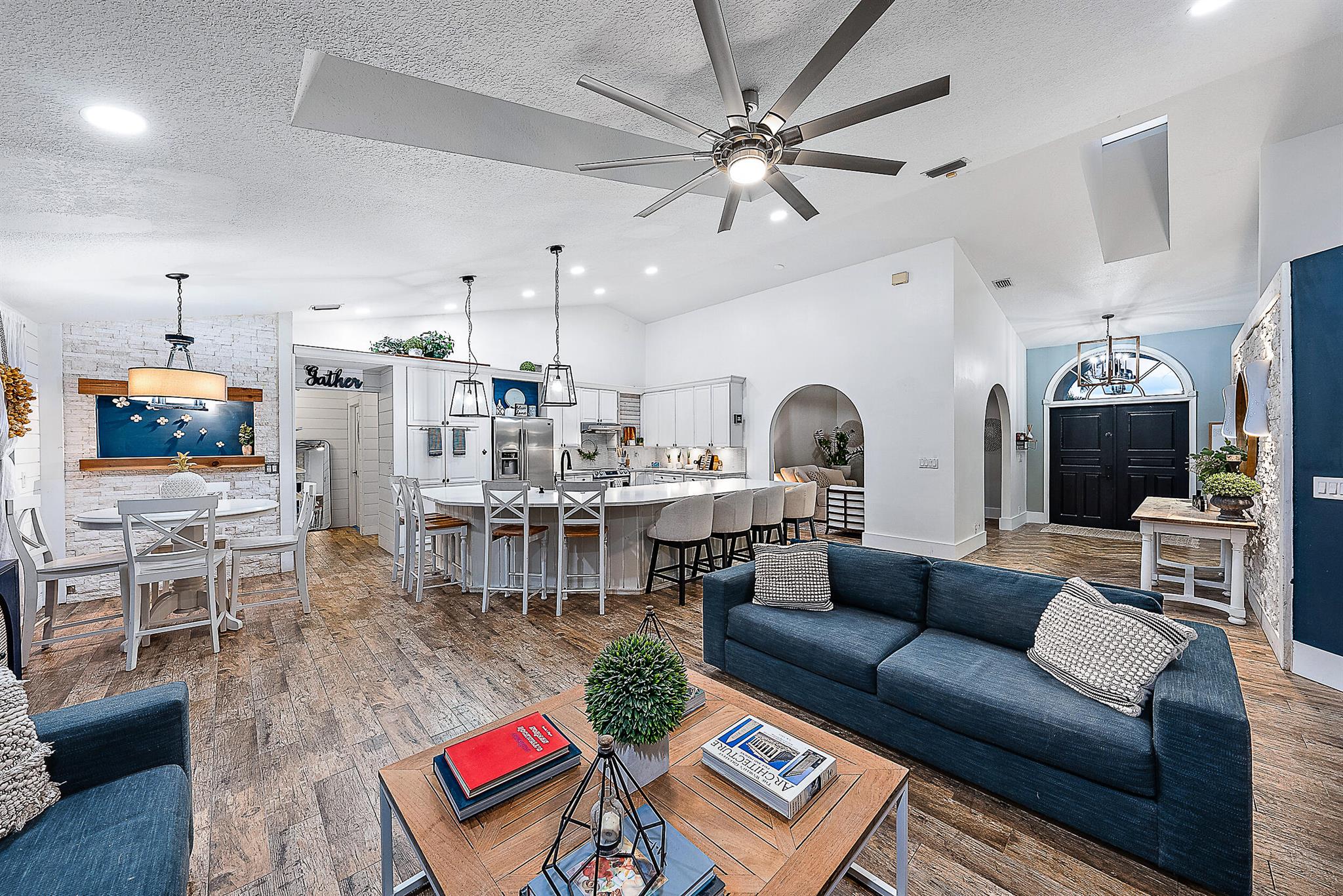 122 Van Gogh Way