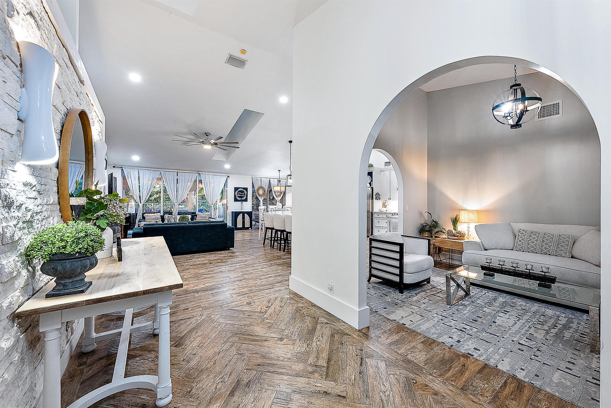 122 Van Gogh Way