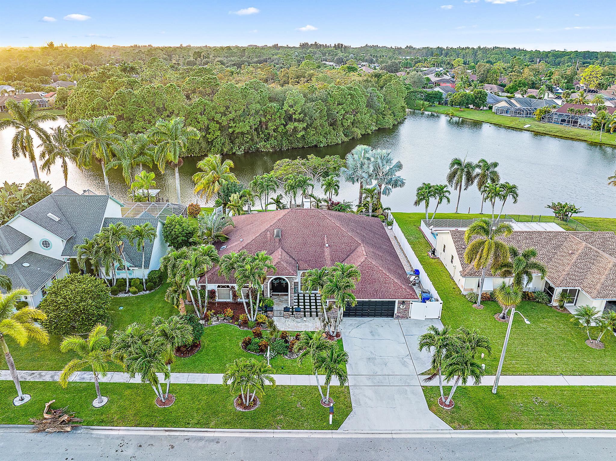 122 Van Gogh Way