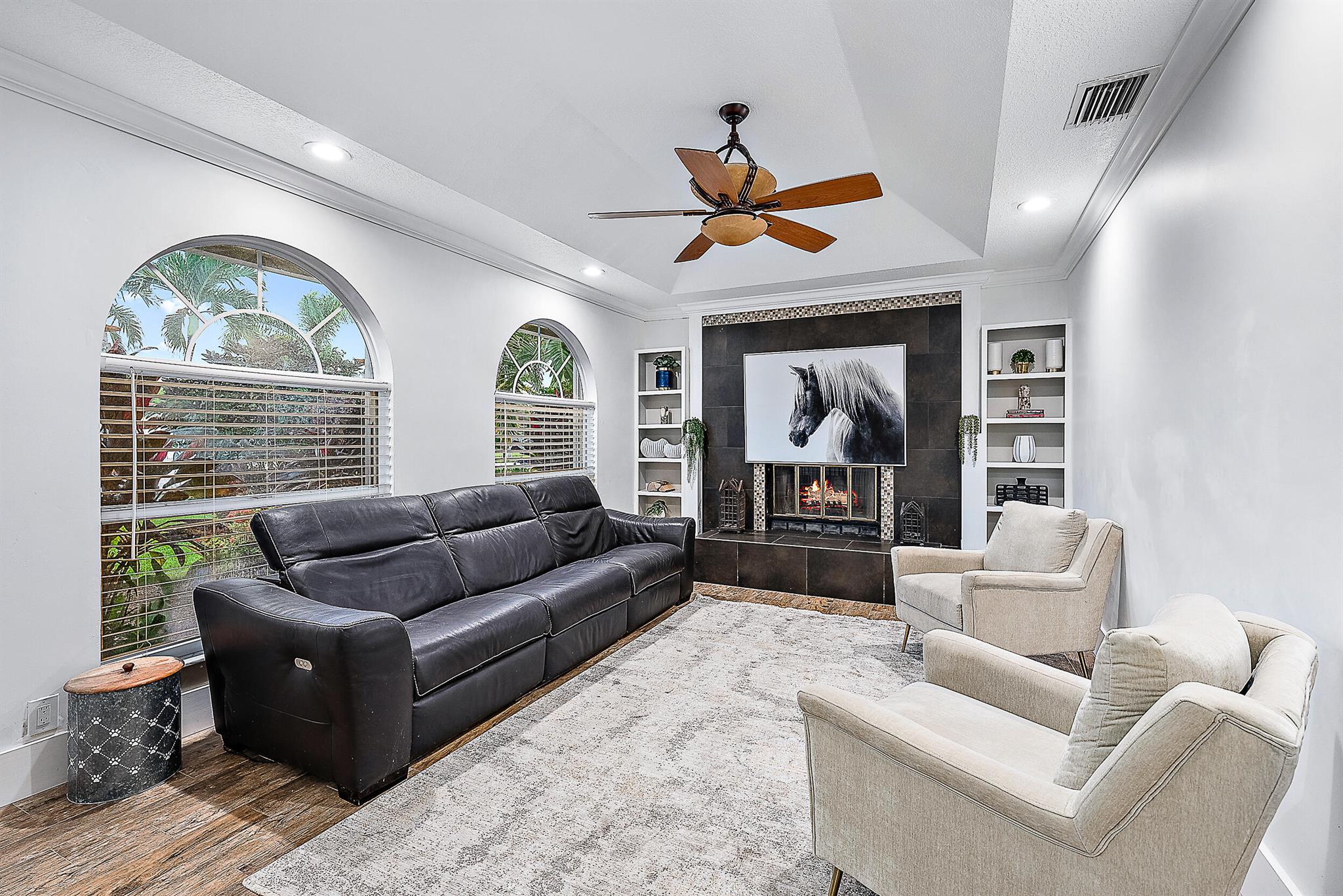122 Van Gogh Way