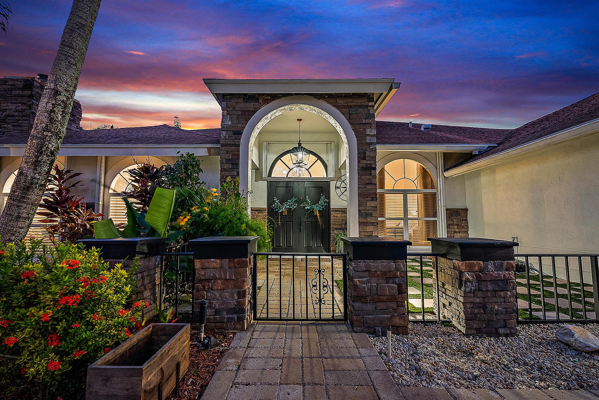 122 Van Gogh Way
