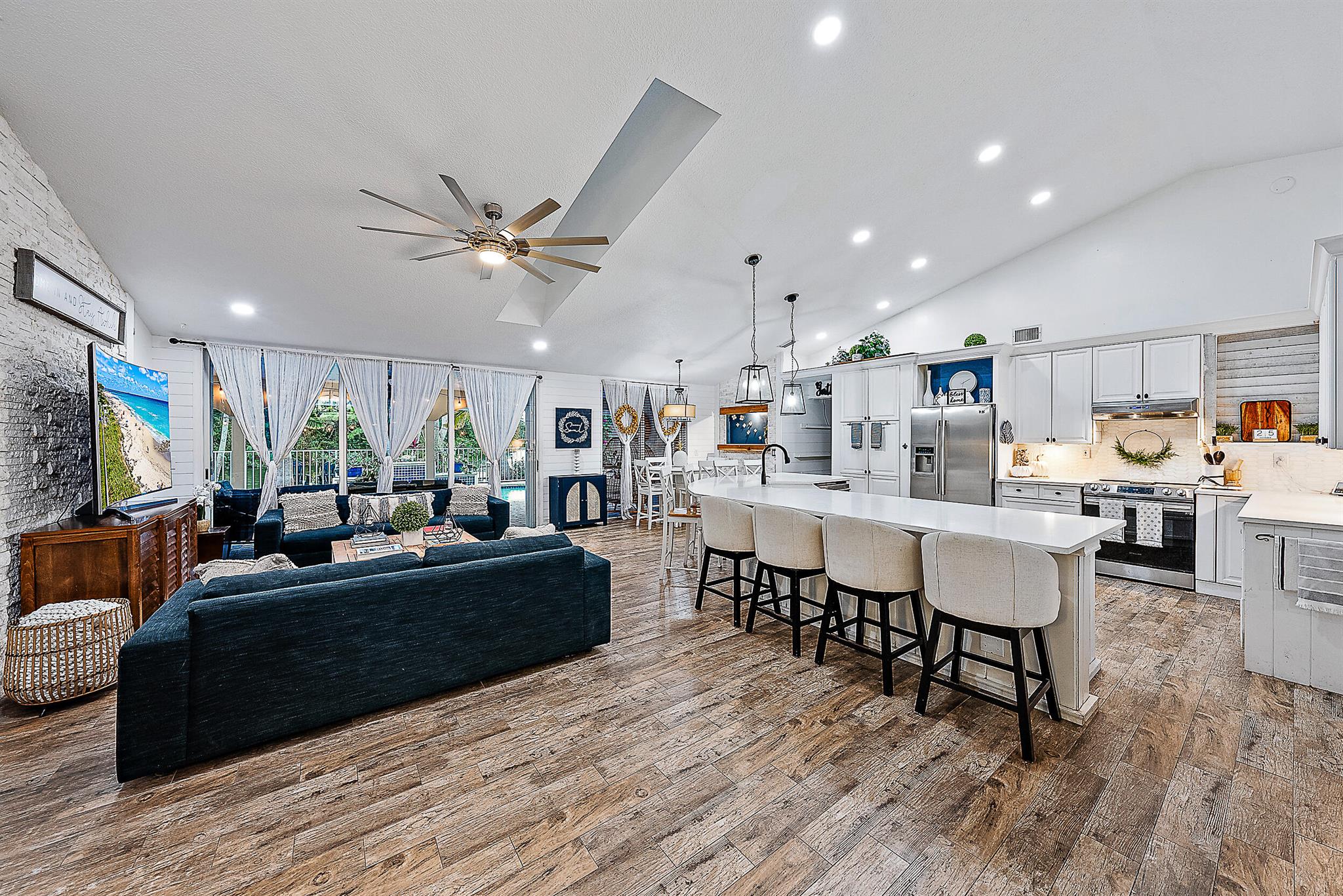 122 Van Gogh Way