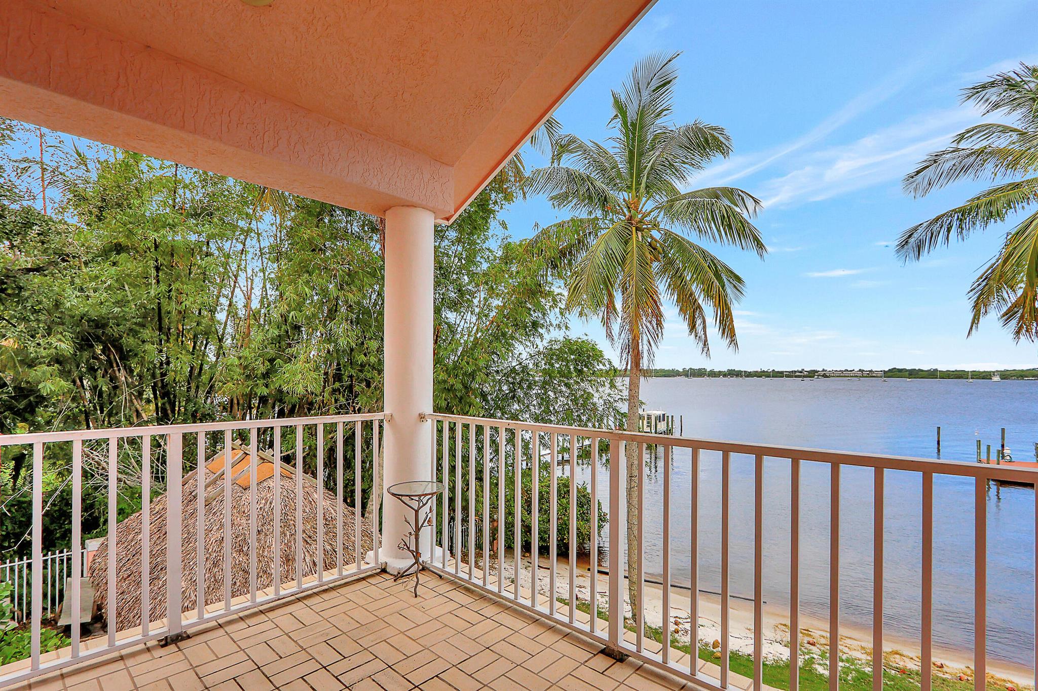 900 SW Saint Lucie Crescent