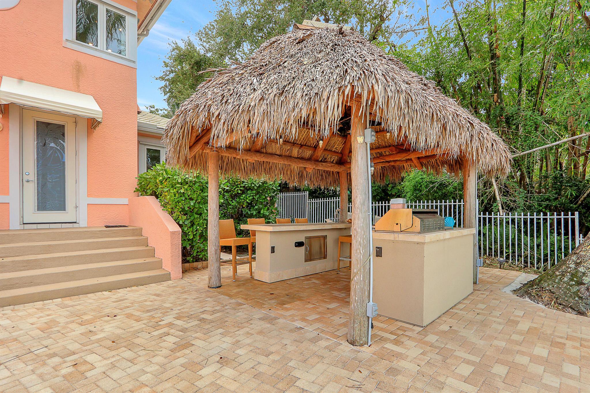 900 SW Saint Lucie Crescent