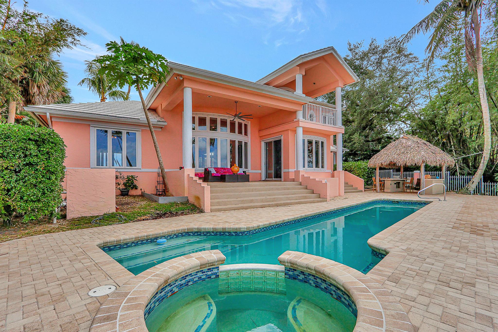 900 SW Saint Lucie Crescent