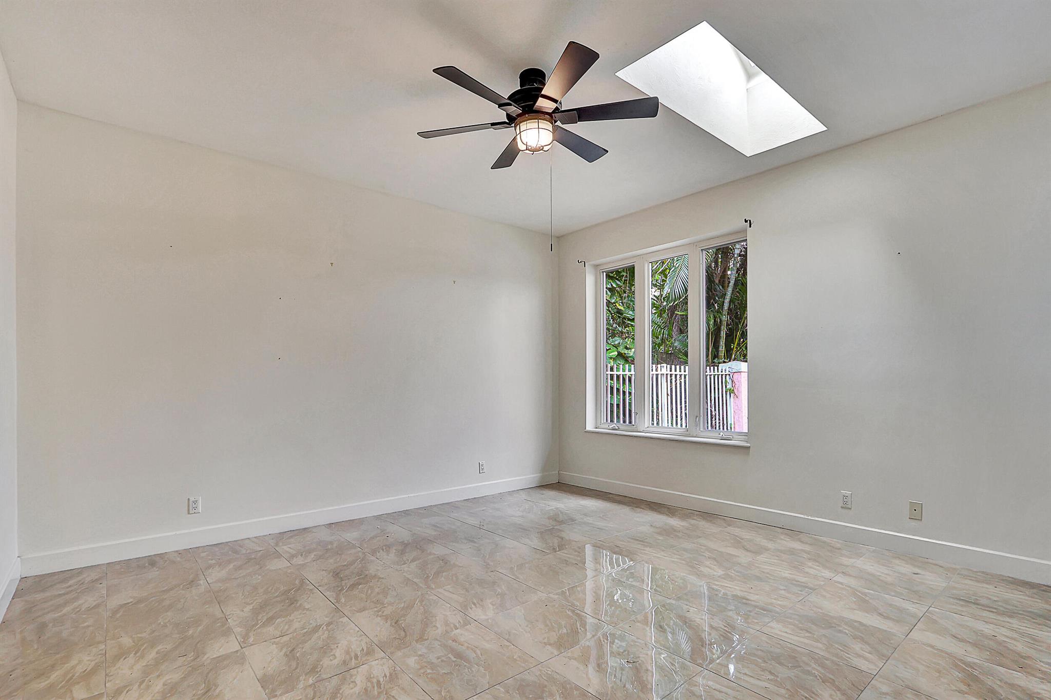 900 SW Saint Lucie Crescent