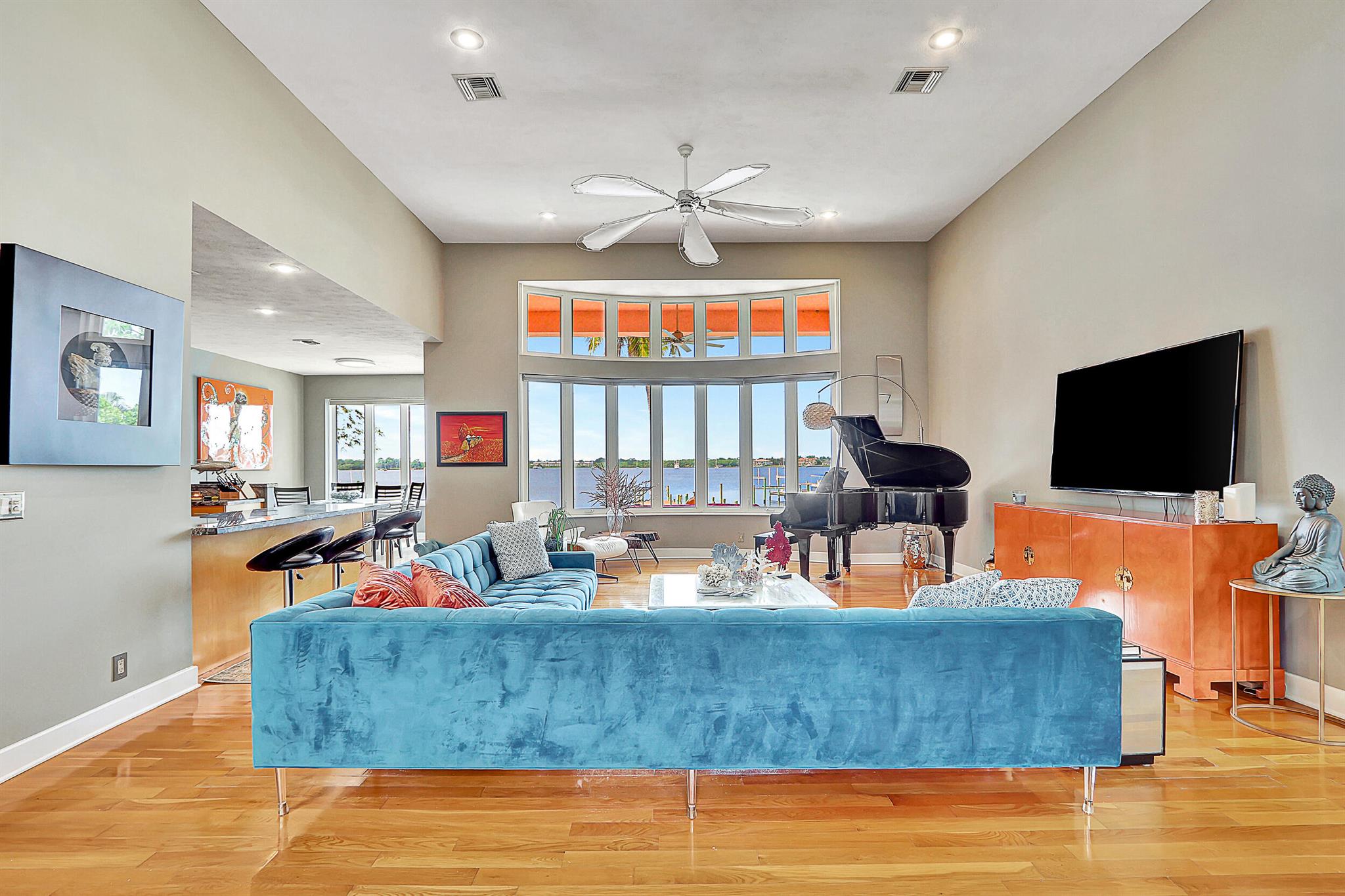 900 SW Saint Lucie Crescent