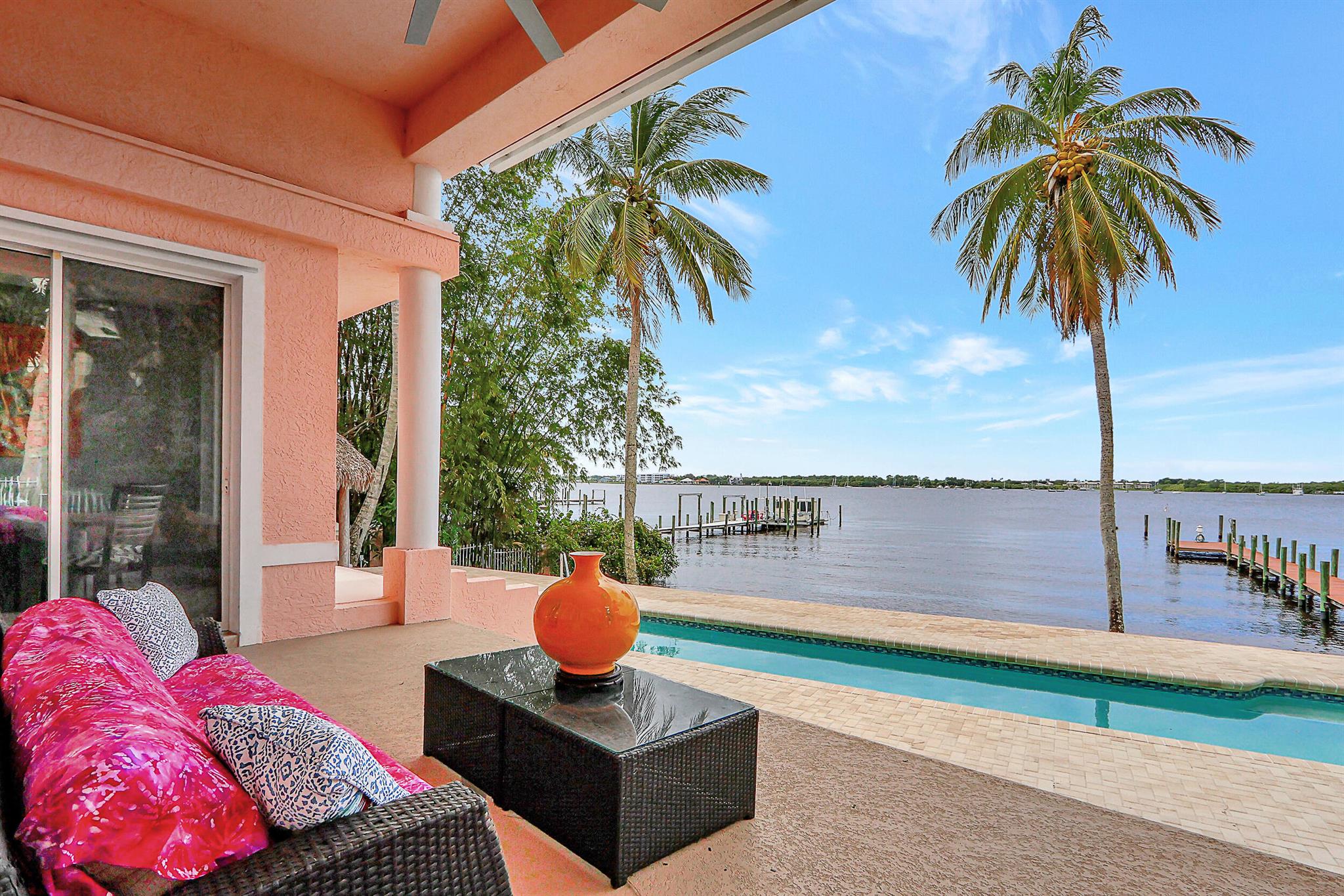 900 SW Saint Lucie Crescent