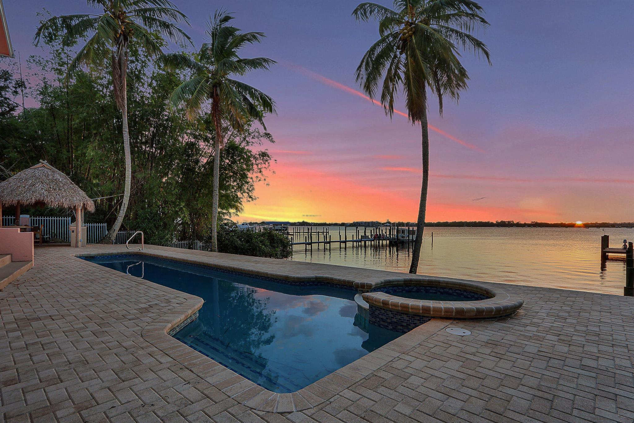 900 SW Saint Lucie Crescent