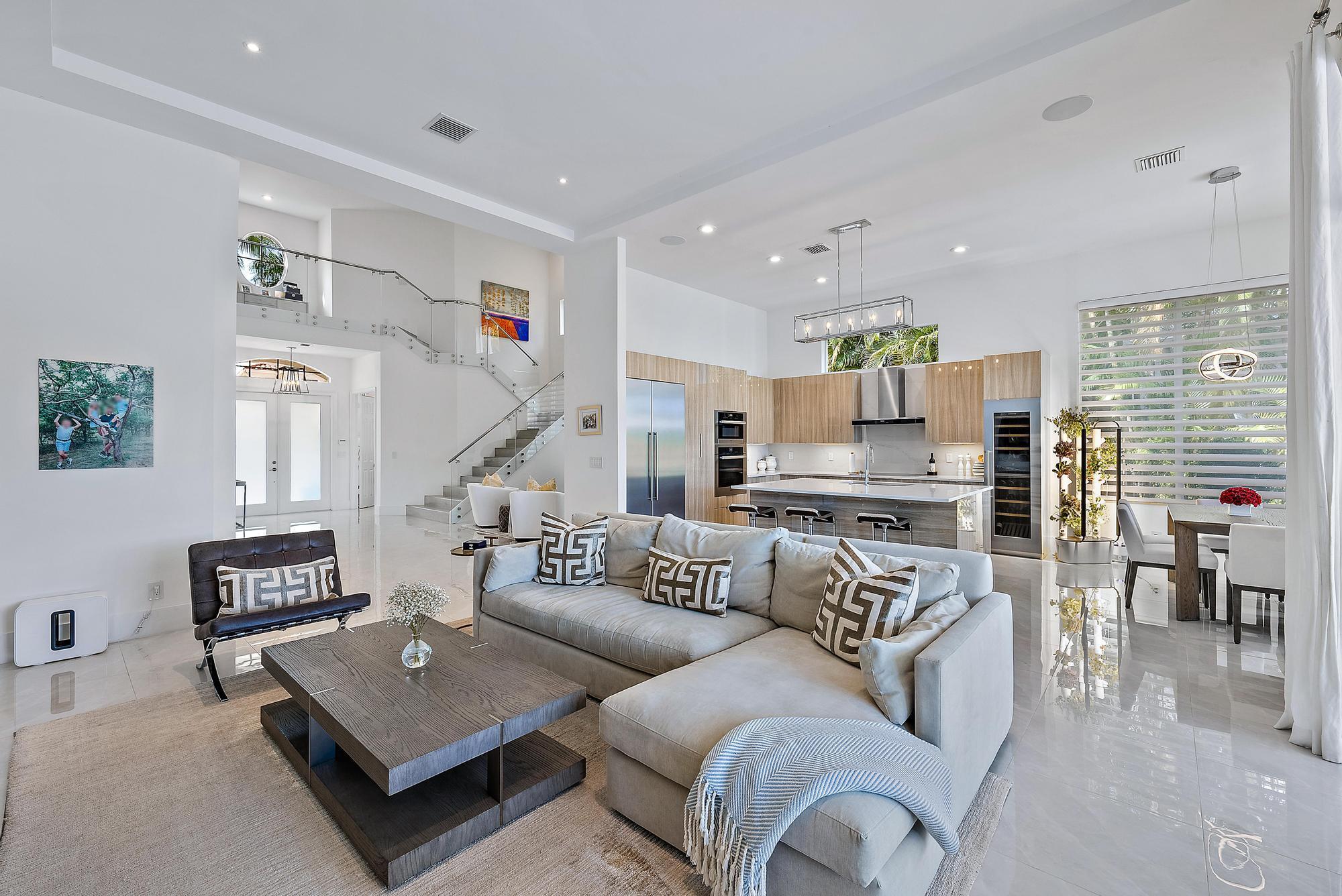 114 Siesta Way