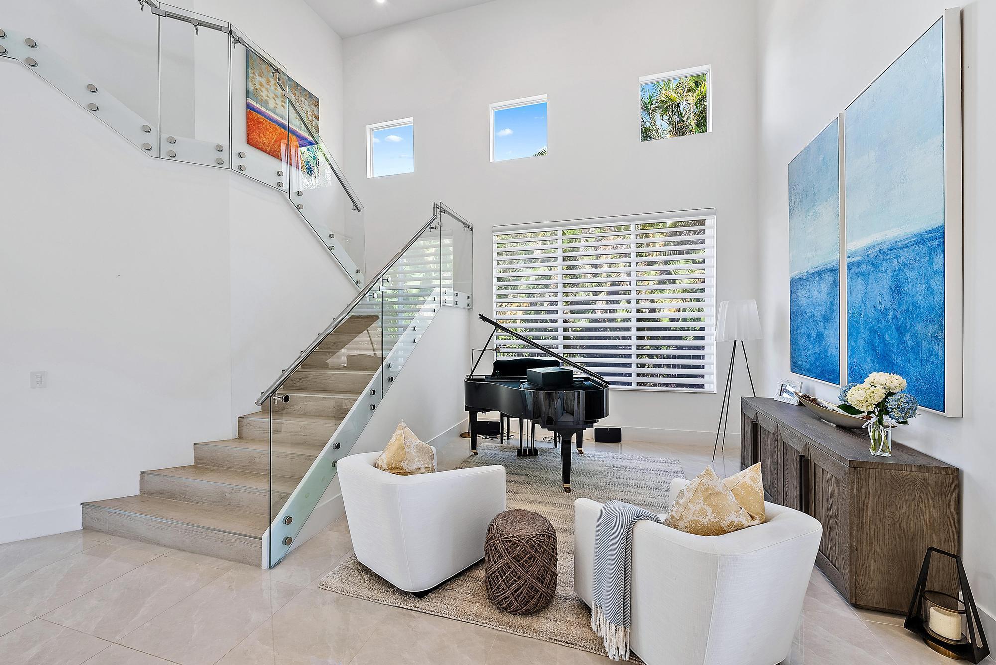 114 Siesta Way