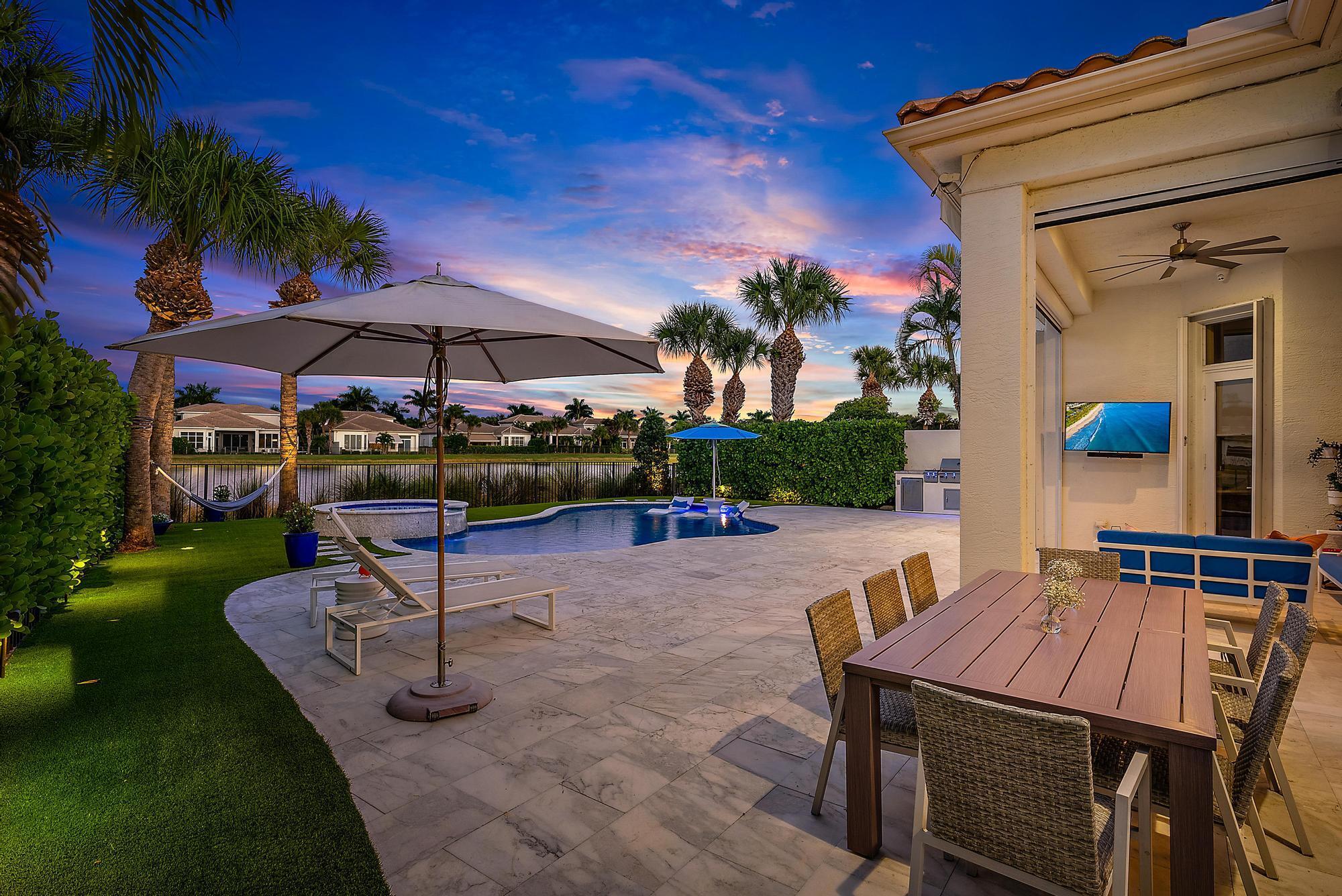 114 Siesta Way