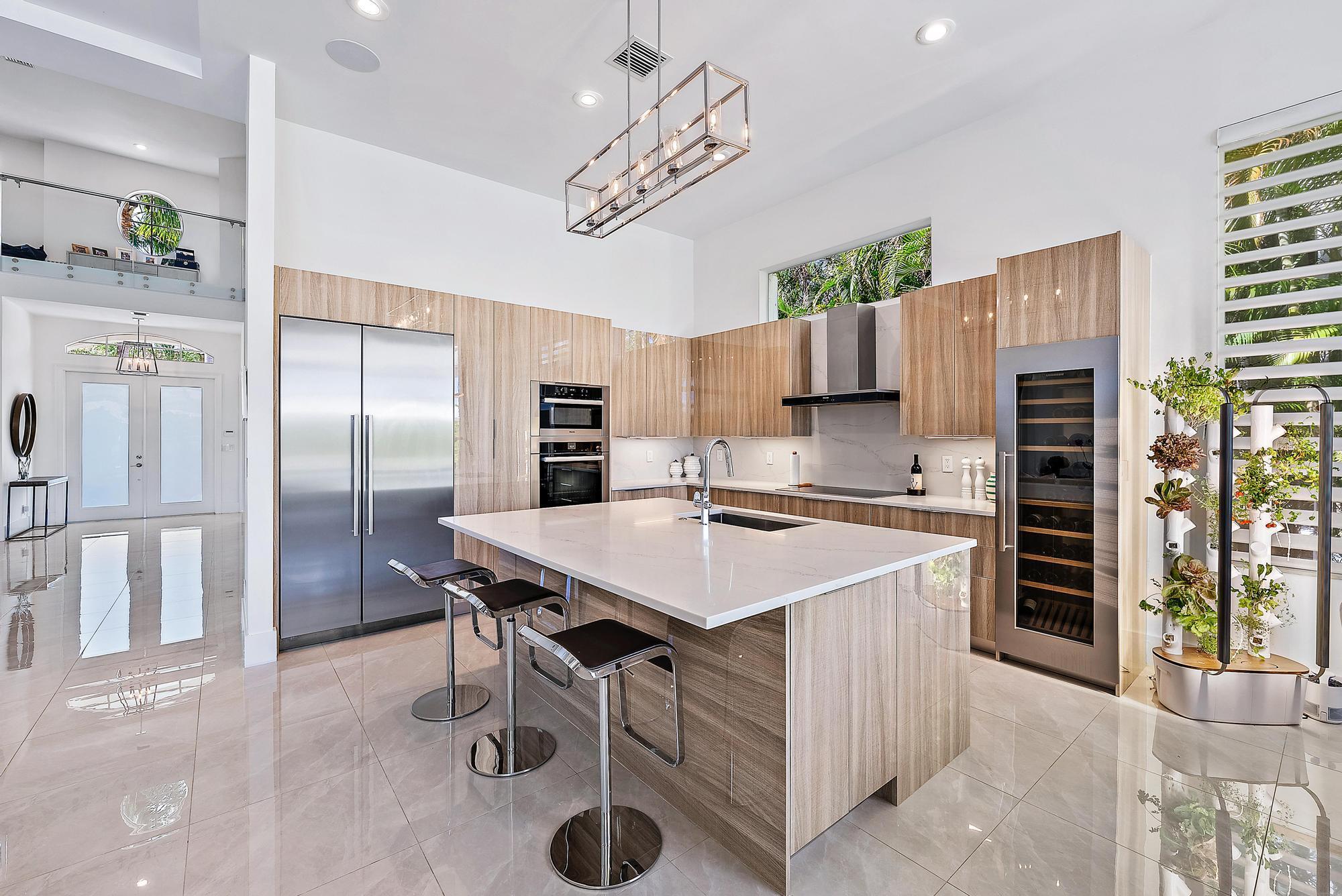 114 Siesta Way