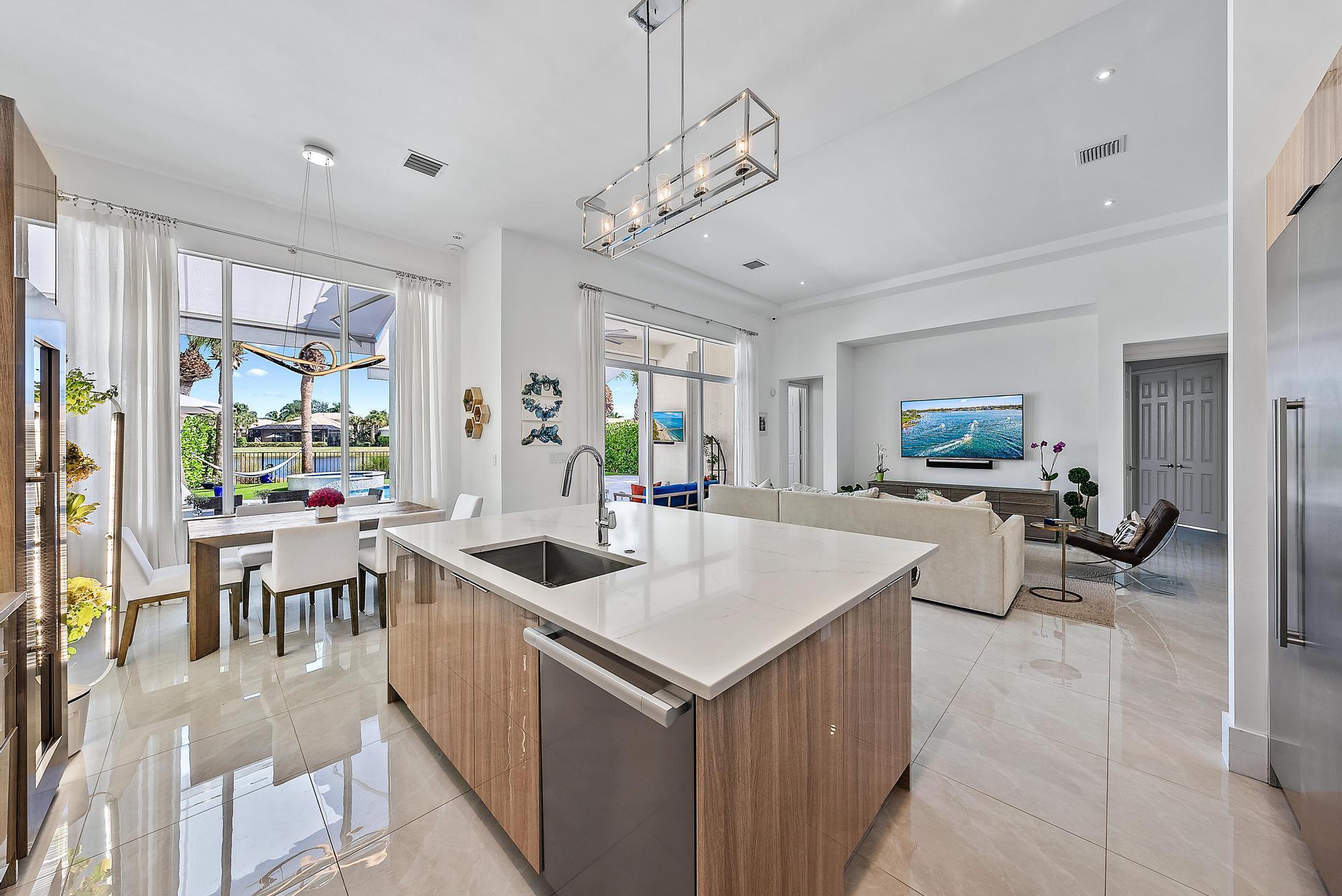 114 Siesta Way