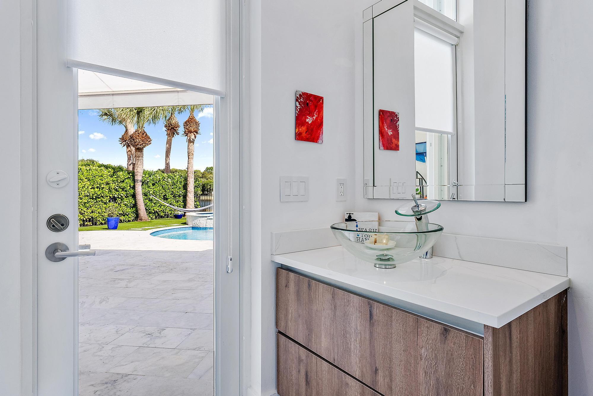 114 Siesta Way