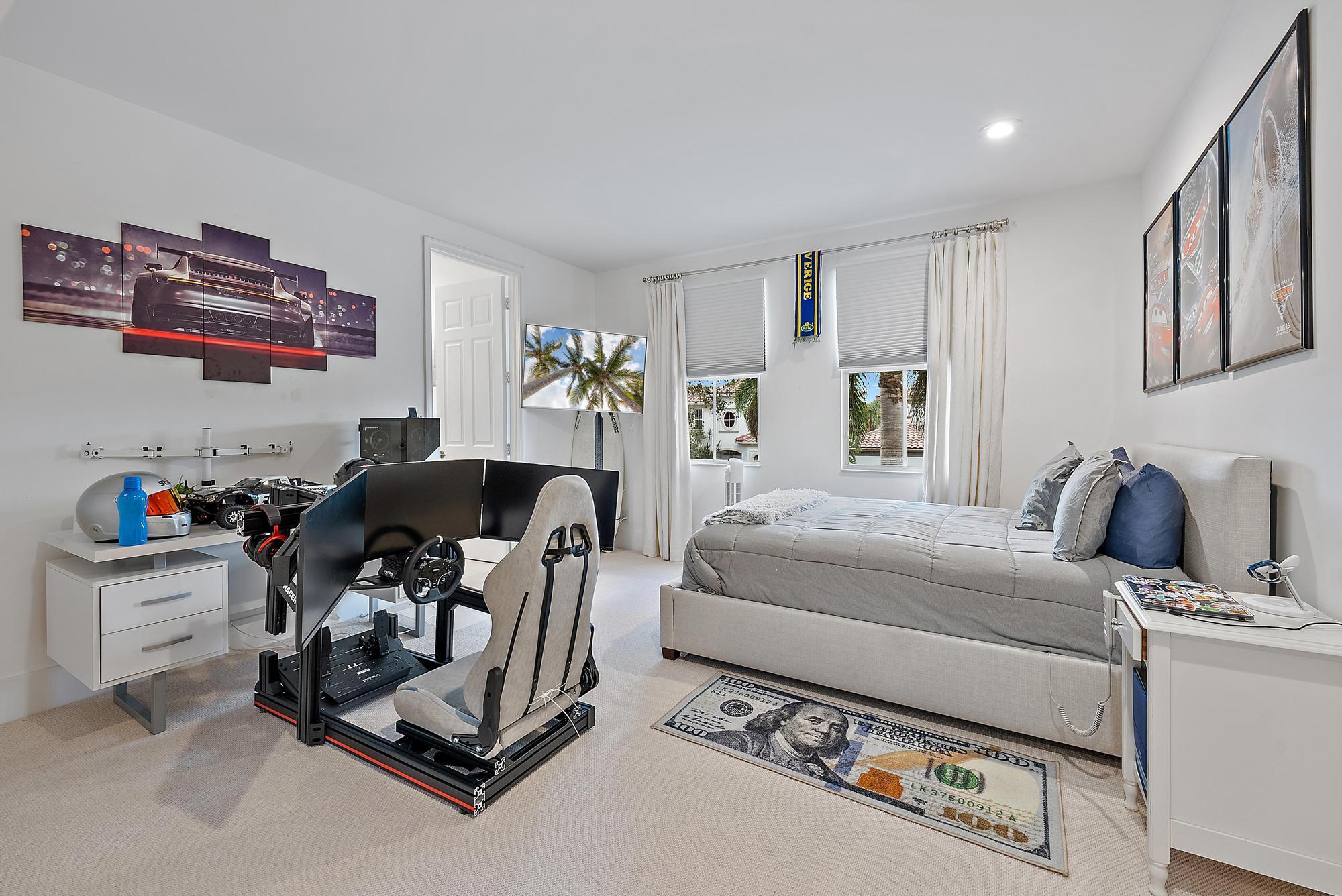 114 Siesta Way