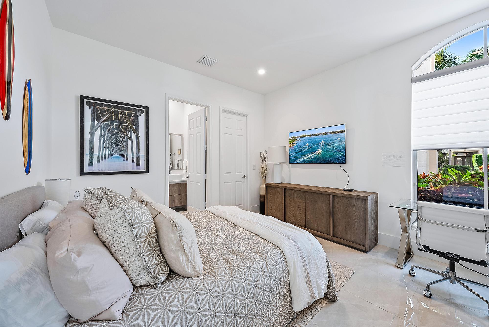 114 Siesta Way