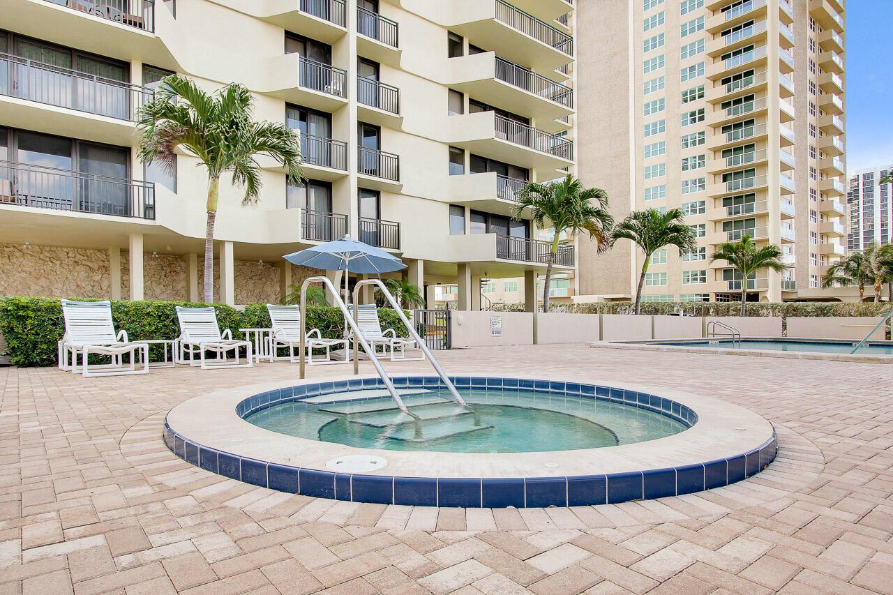 5460 N Ocean Drive 4d