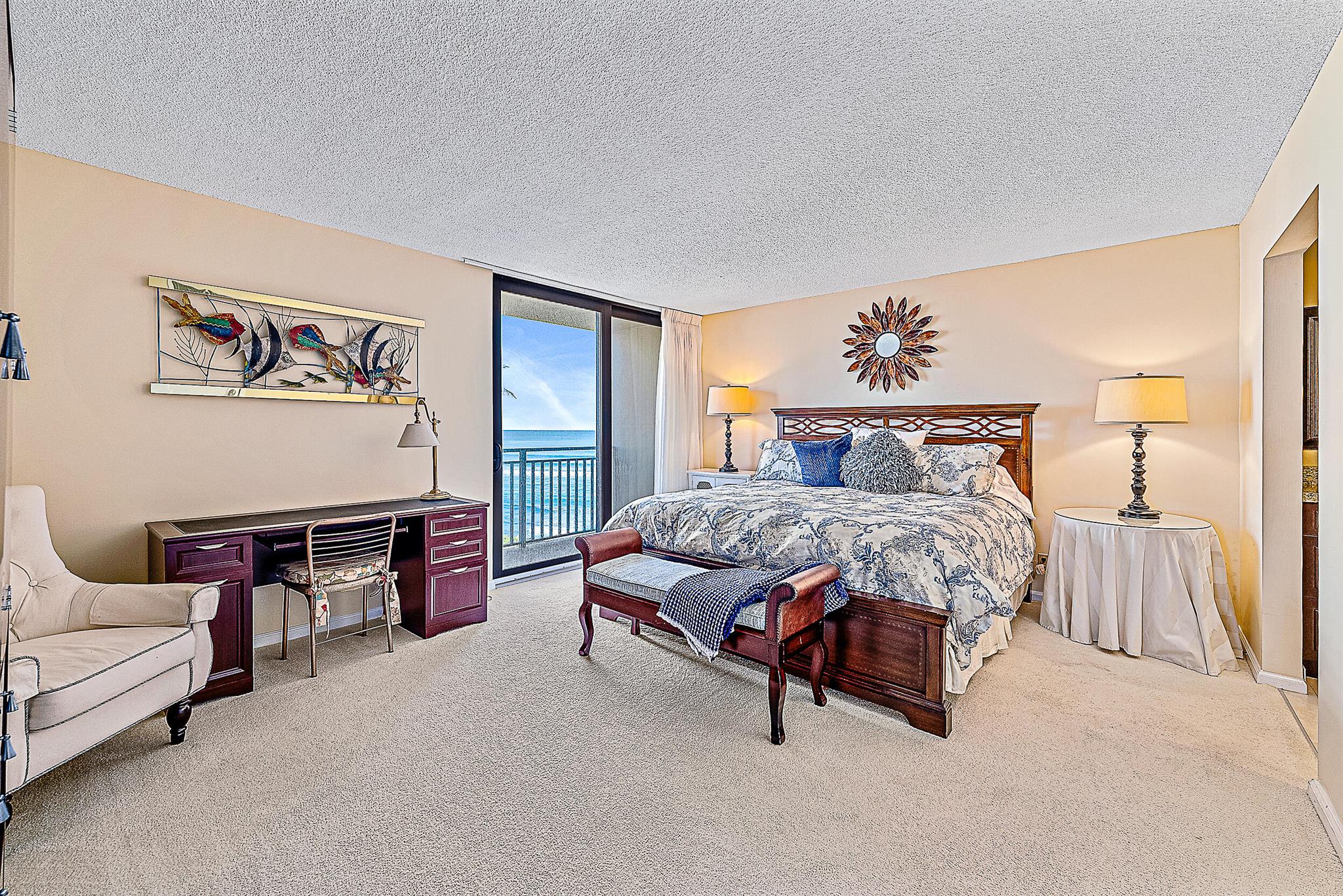 5460 N Ocean Drive 4d