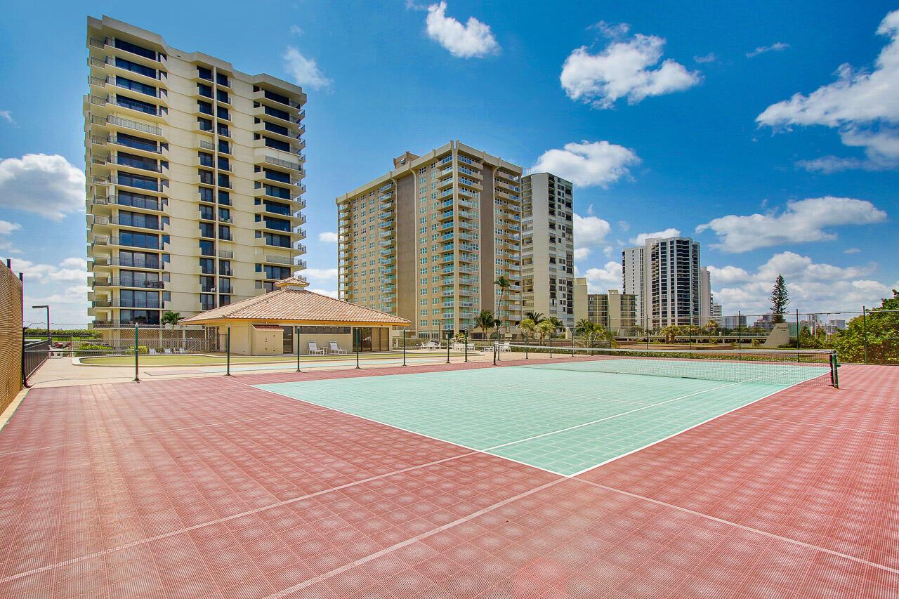 5460 N Ocean Drive 4d