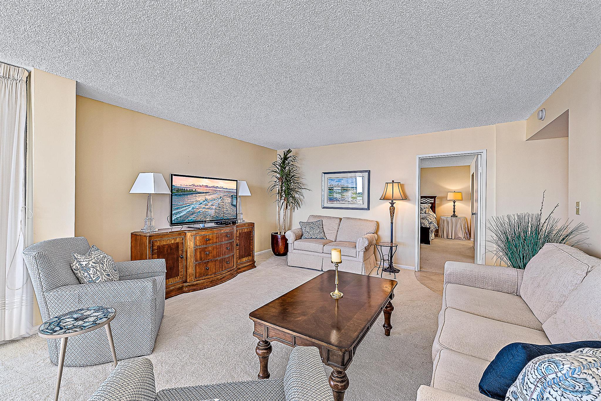5460 N Ocean Drive 4d