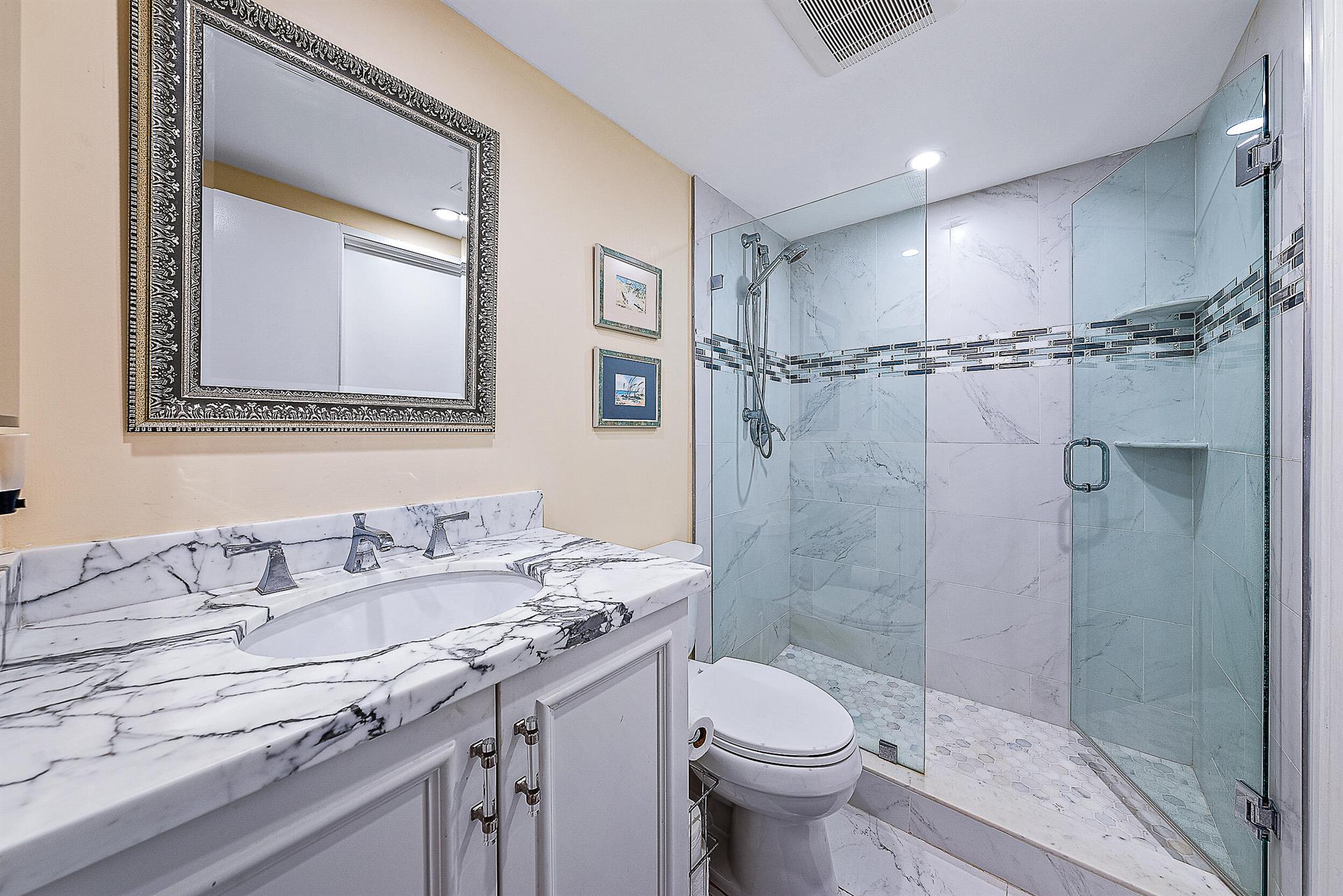 5460 N Ocean Drive 4d