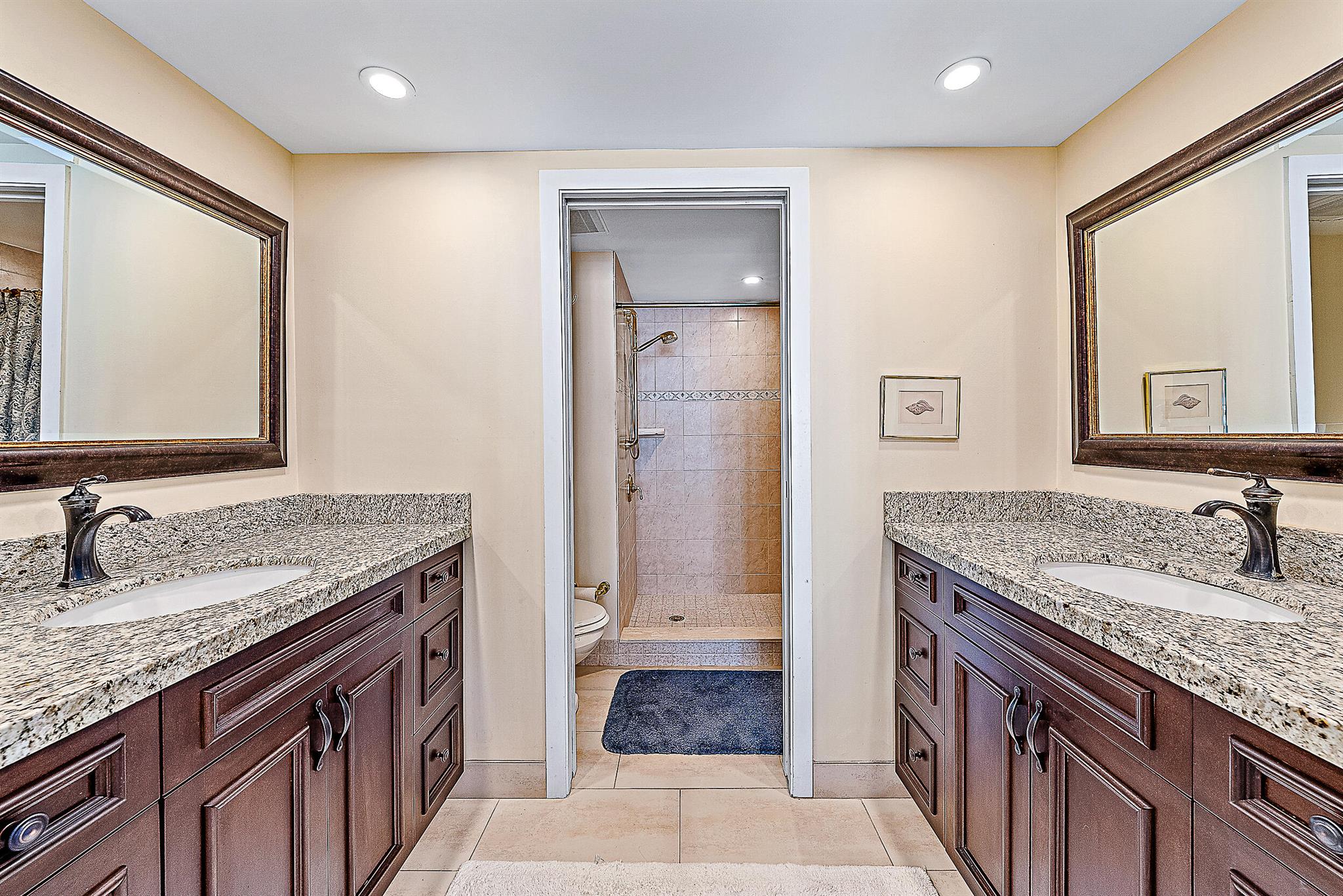 5460 N Ocean Drive 4d