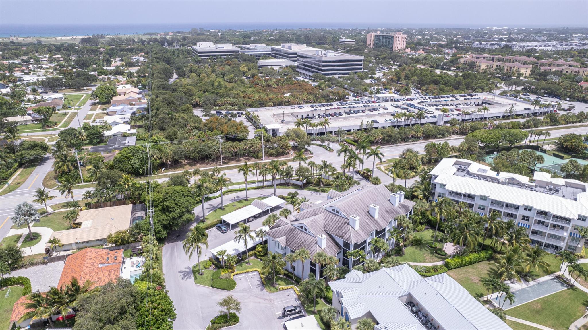 123 Bay Colony Drive N