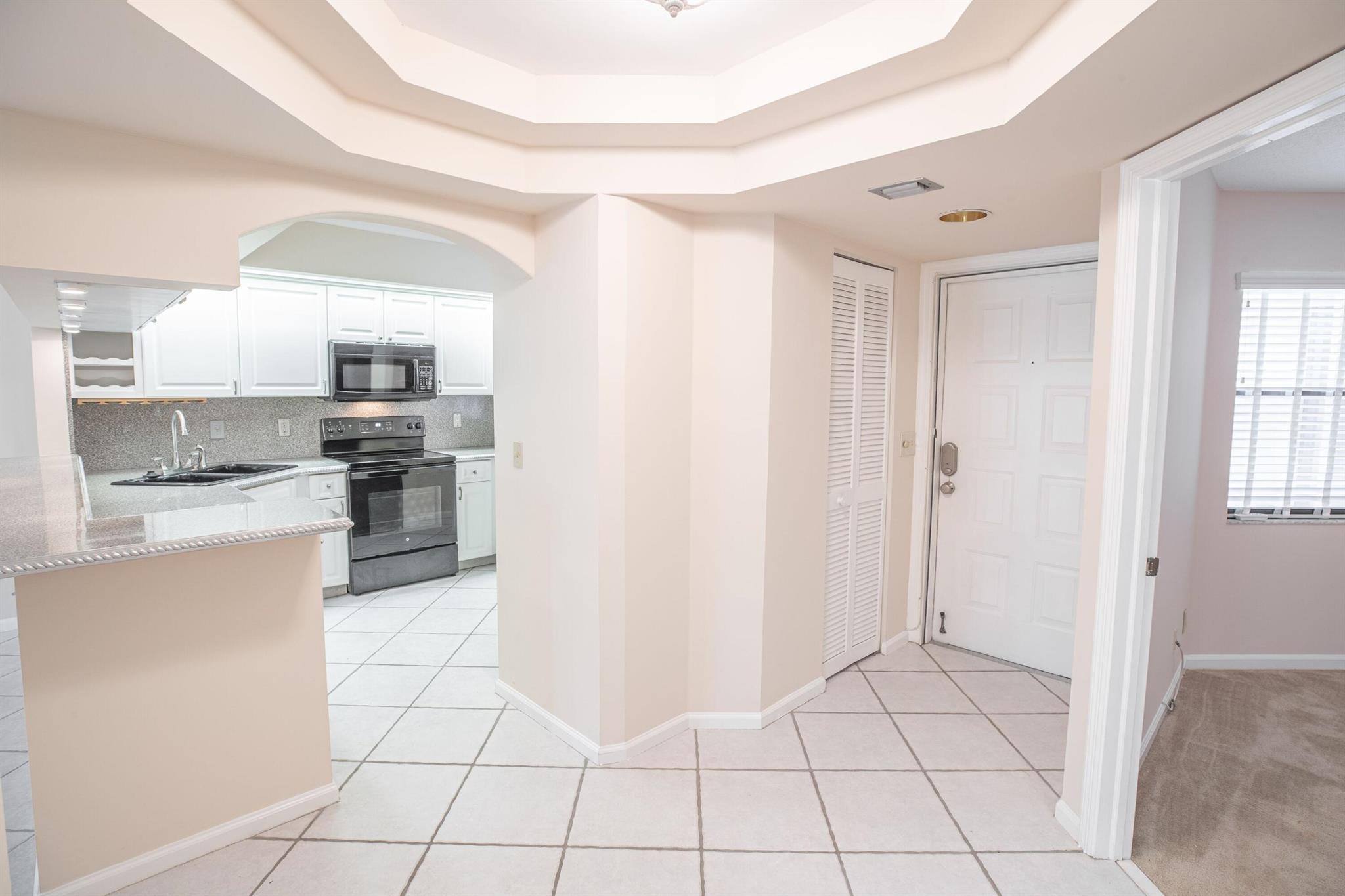 123 Bay Colony Drive N