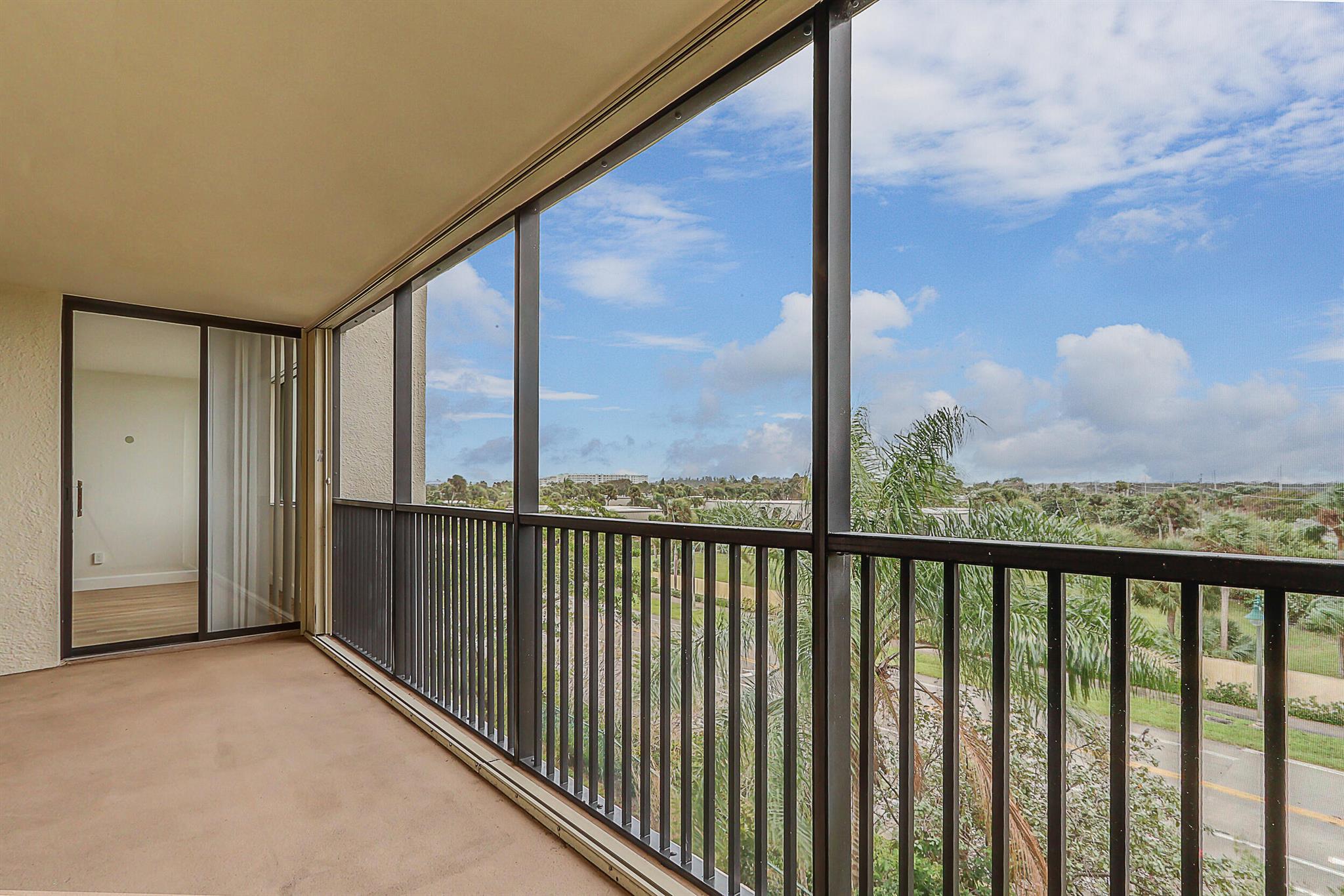 1605 S Us Highway1 M1-403