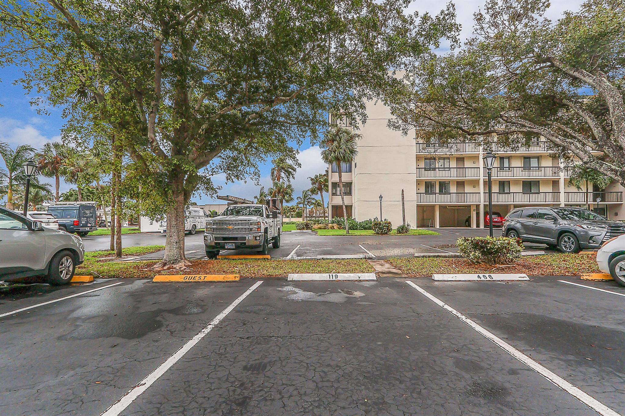 1605 S Us Highway1 M1-403