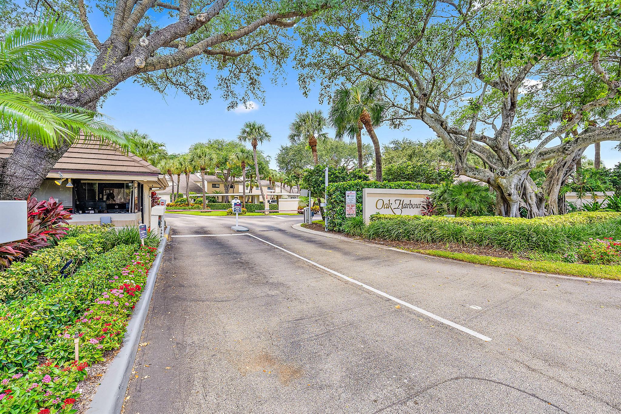 925 Oak Harbour Drive
