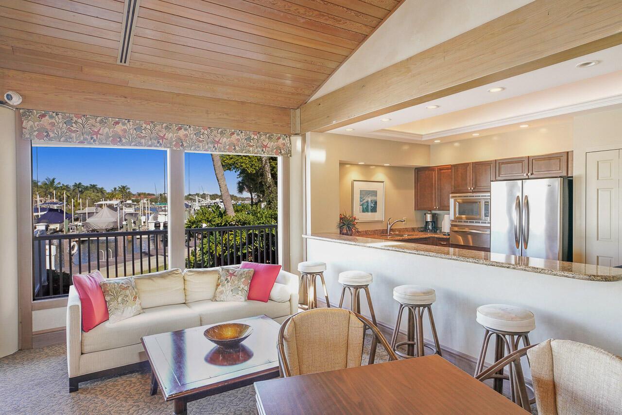 925 Oak Harbour Drive