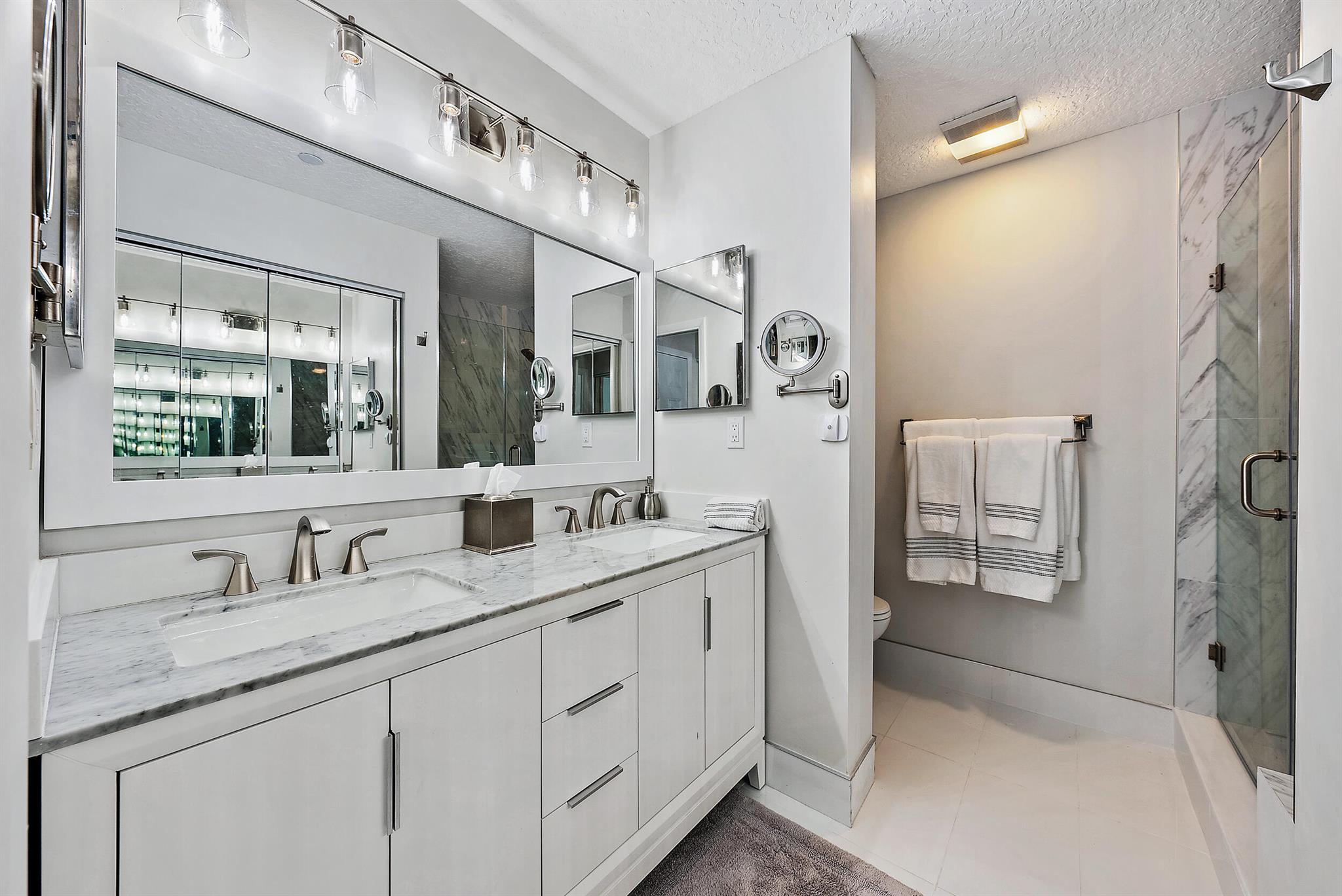 925 Oak Harbour Drive