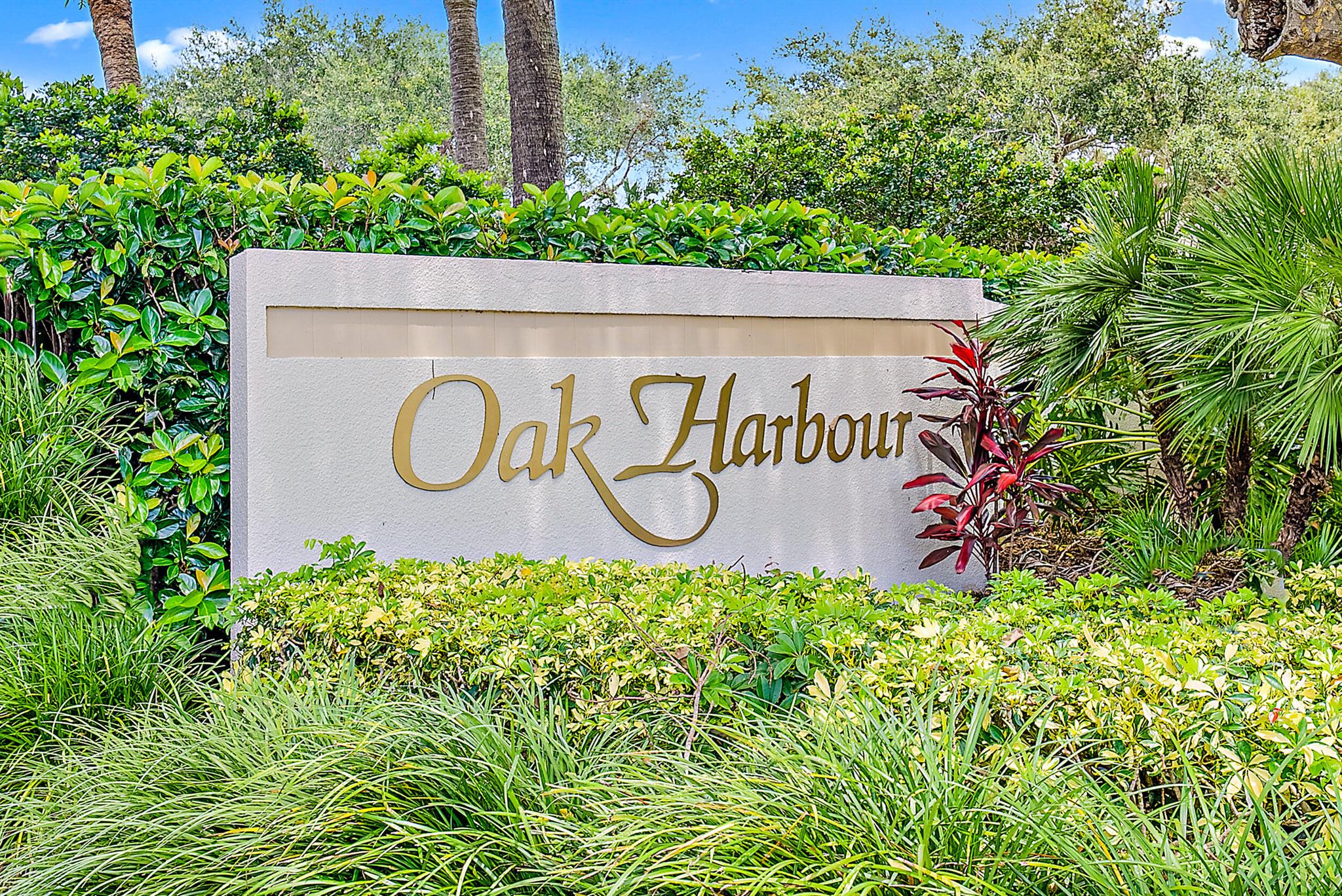 925 Oak Harbour Drive