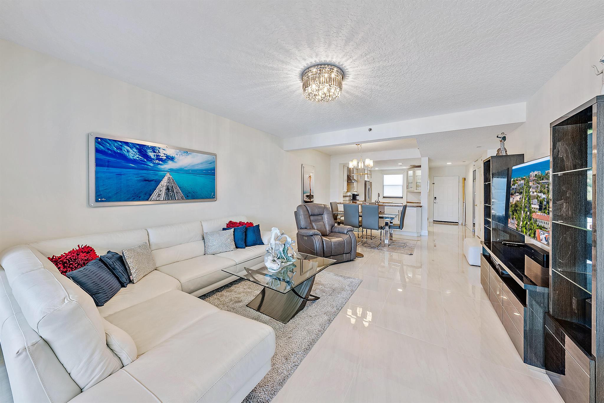 925 Oak Harbour Drive