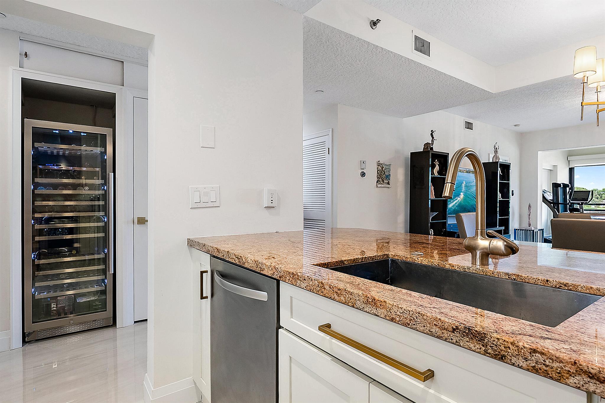 925 Oak Harbour Drive