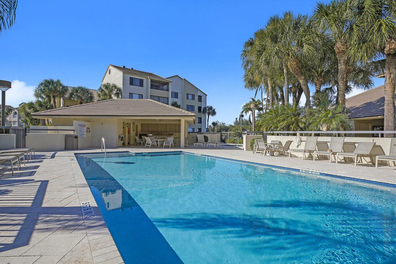 925 Oak Harbour Drive