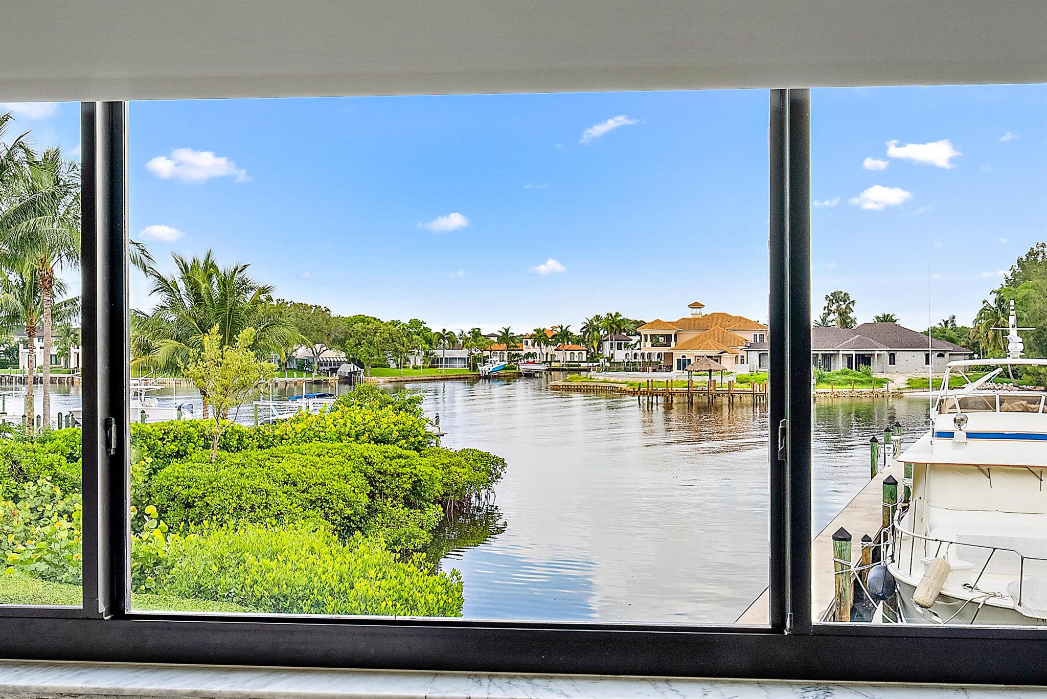 925 Oak Harbour Drive