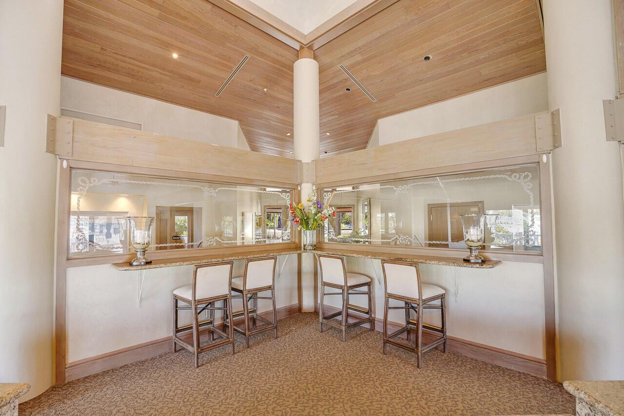 925 Oak Harbour Drive