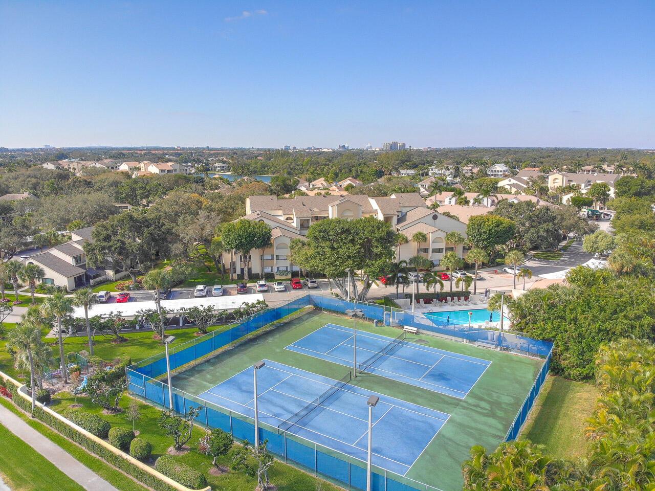 925 Oak Harbour Drive