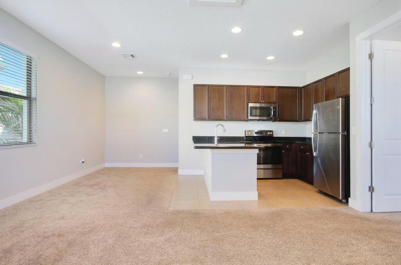 1073 Faulkner Terrace