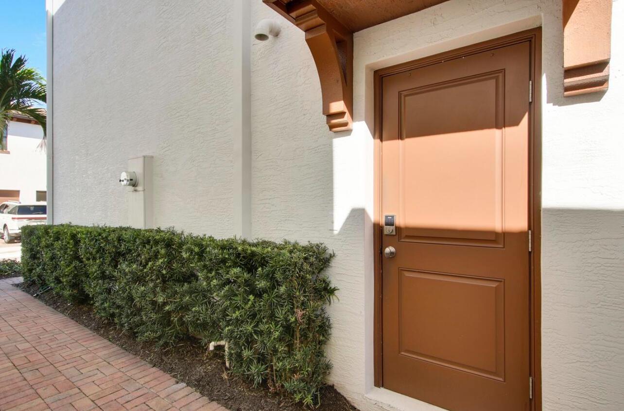 1073 Faulkner Terrace