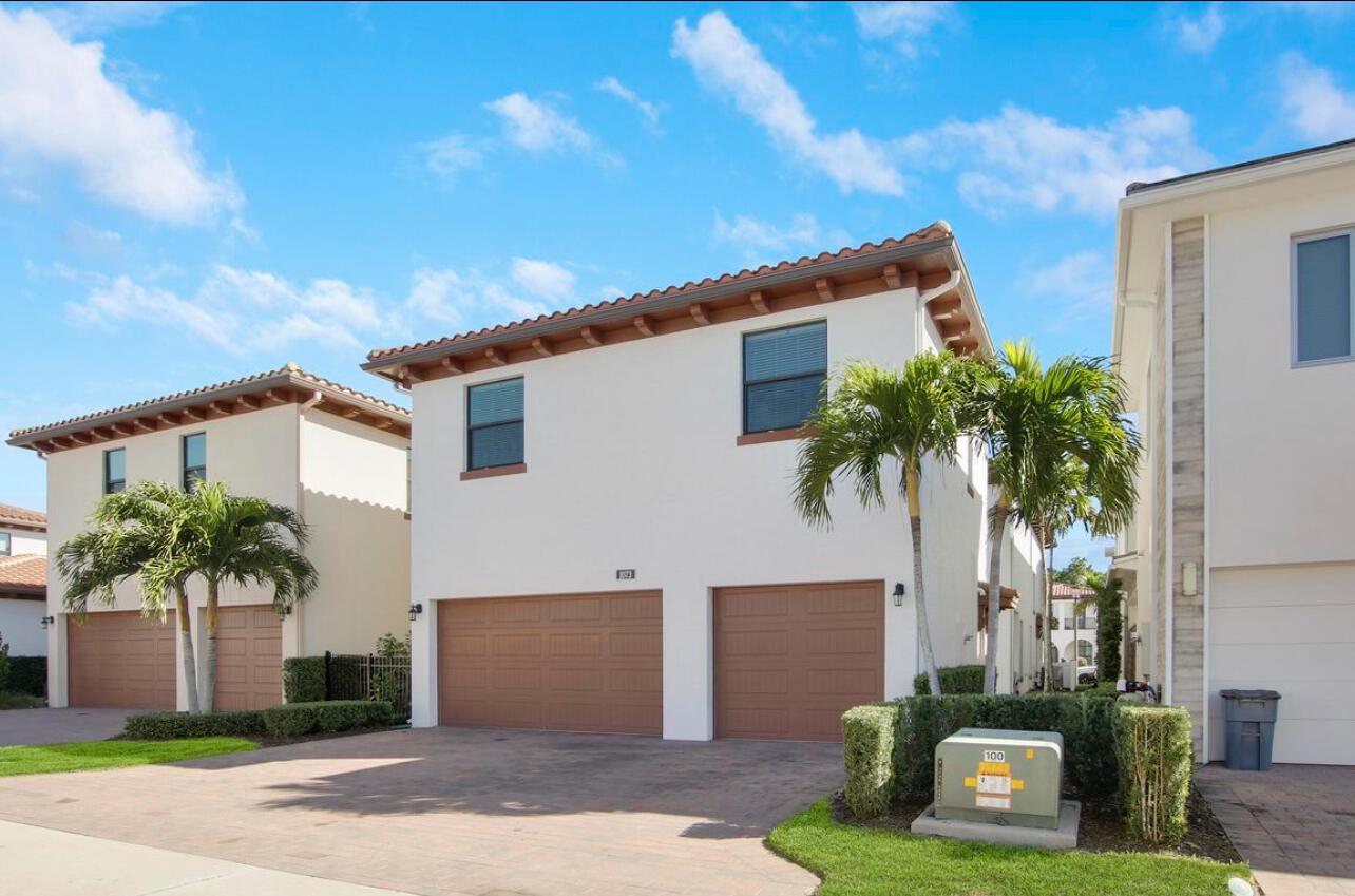 1073 Faulkner Terrace